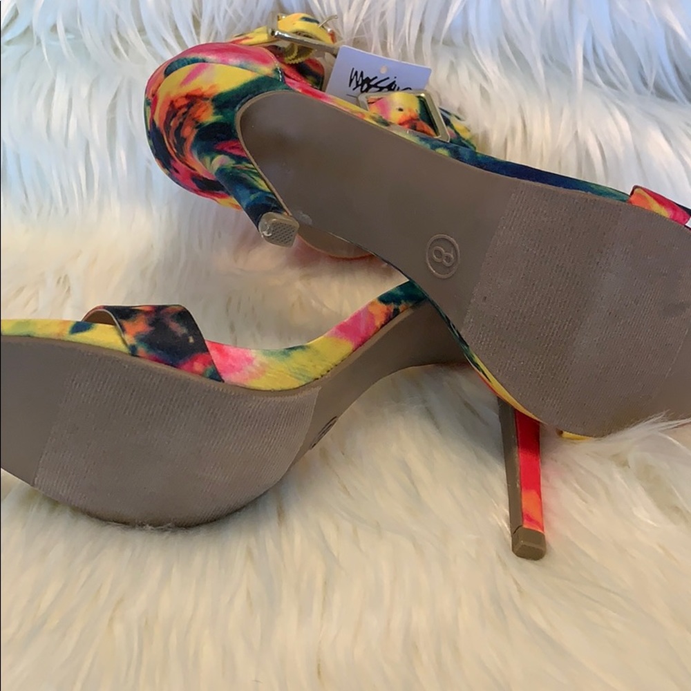 Beautiful Floral Spring Heels - Picture 3 of 6